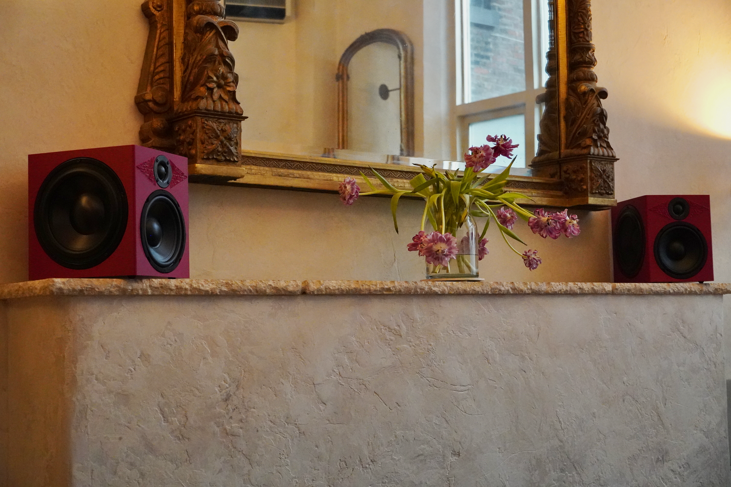 LC1 Bookshelf Speakers Color Edition Red